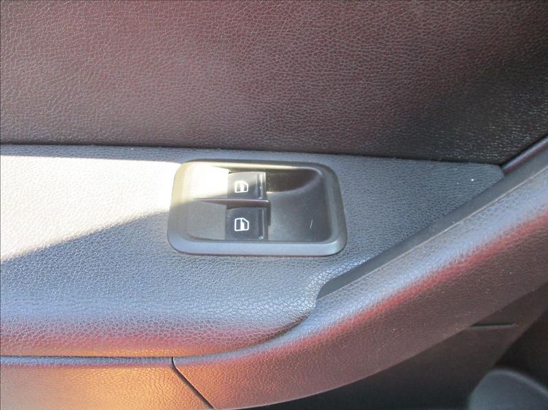 Škoda Yeti 1,2 TSI, klima, serv. kniha, - fotka 18 z 33