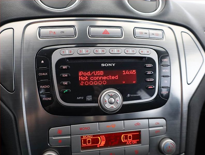 Ford Mondeo (2010) 2.0 TDCi, ČR,1.maj, Tempomat - fotka 11 z 17