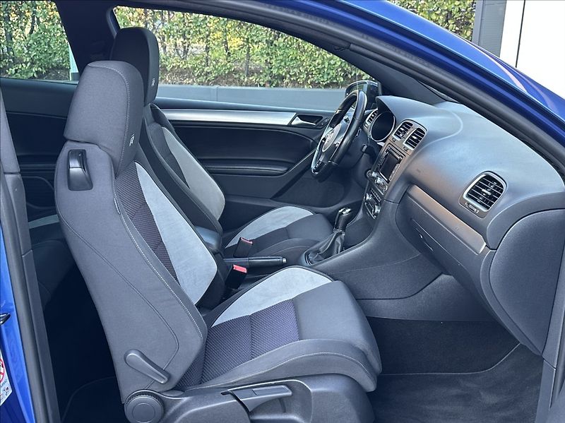 Volkswagen Golf 2,0 TSI 271PS  R M/T 4x4 - fotka 16 z 48