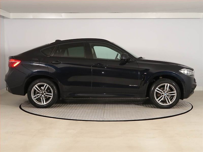 BMW X6 (2018) xDrive30d - fotka 6 z 23