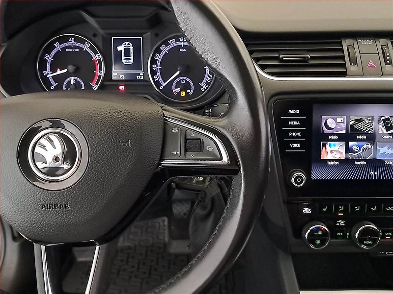 Škoda Octavia (2019) Ambition 1.5 TSI, Serv.kniha - fotka 19 z 21