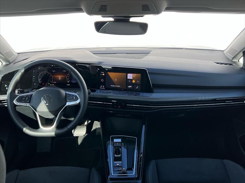 Volkswagen Golf 1,5 e-TSi 96kW 7DSG STYLE  8 - fotka 5 z 24