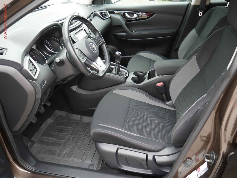 Nissan Qashqai (2018) 1.6DiG-T, ČR, Acenta - fotka 9 z 18
