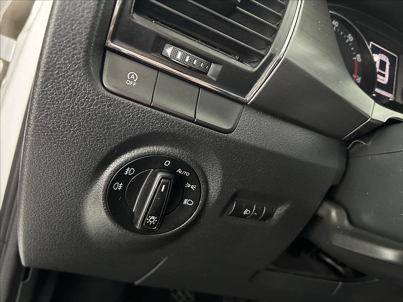 Škoda Fabia 1,0   TSI 81kW,STYLE,SERVISKA - fotka 12 z 26