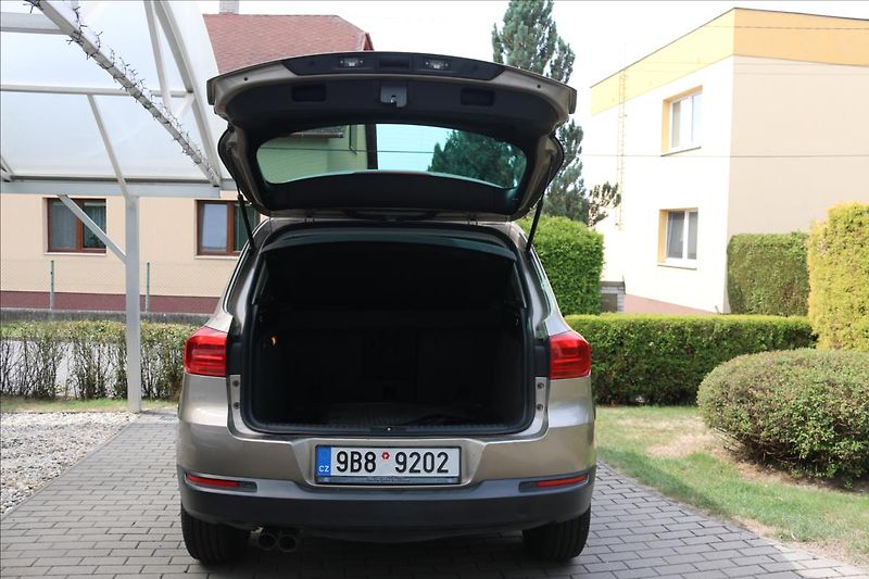 Volkswagen Tiguan 2,0 4x4, ČR, TAŽNÉ - fotka 22 z 25