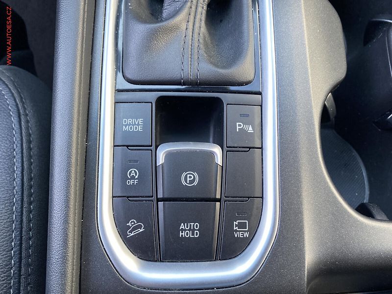Hyundai Santa Fe (2019) 2.2 CRDi 4x4, ČR, AT, LED, TZ - fotka 17 z 21