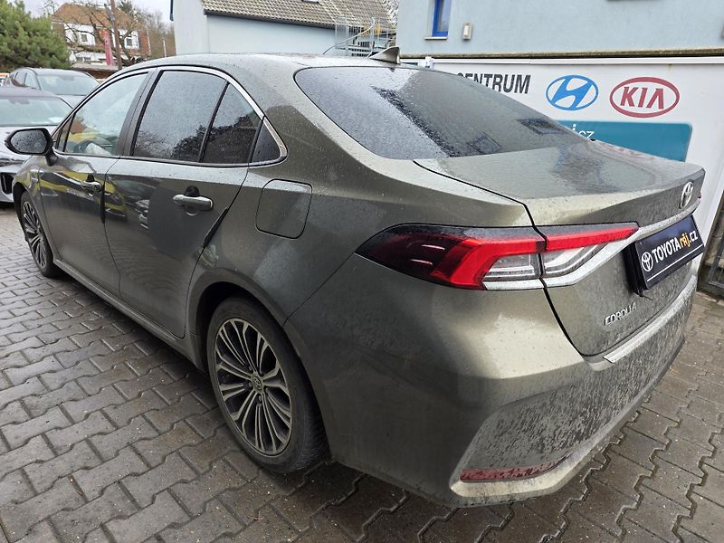 Toyota Corolla 1.8-HYBRID-AUTOMAT-NAVI-KAMERA - fotka 8 z 14