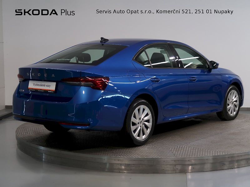 Škoda Octavia (2024) SELECTION 2.0TDI 85KW MATRIX - fotka 2 z 37