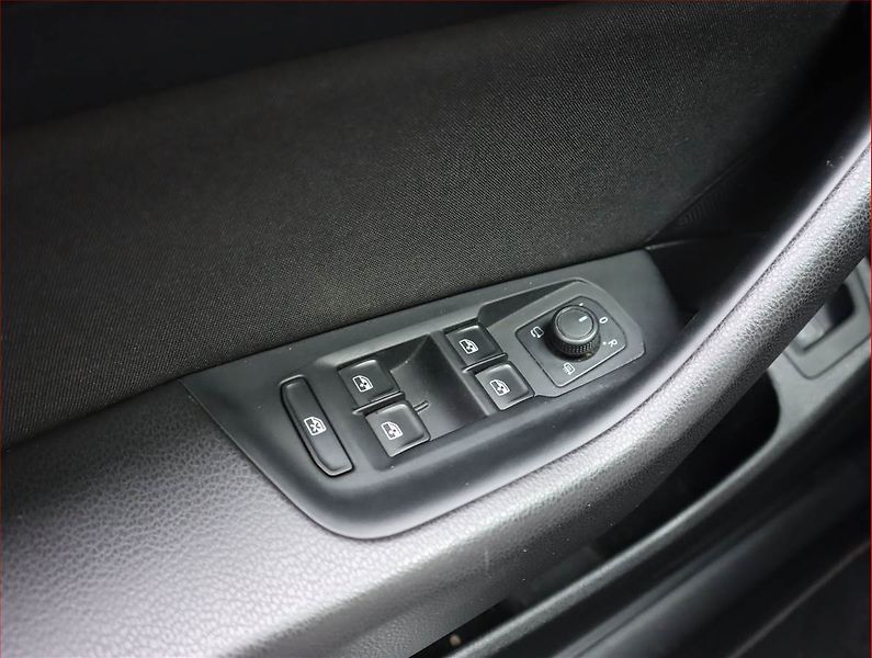 Volkswagen Passat (2020) Business 2.0 TDI, Automat - fotka 20 z 21