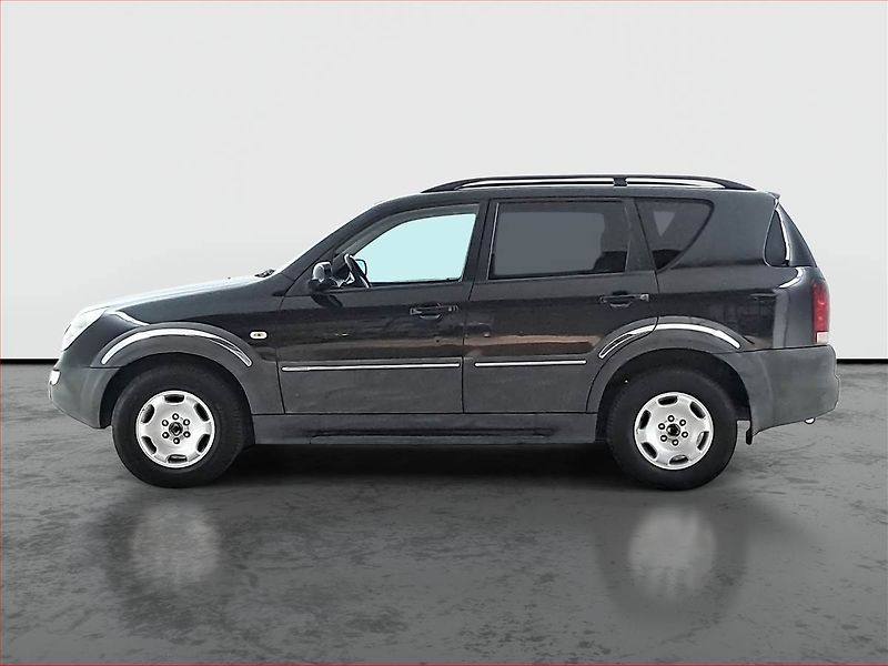 SsangYong Rexton (2005) 2.7 XDi, Automat, 7 míst - fotka 3 z 16
