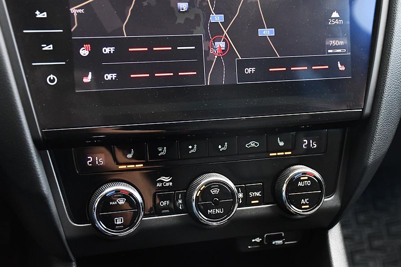 Škoda Octavia 2.0TDi STYLE VIRTUAL ACC ČR - fotka 32 z 54