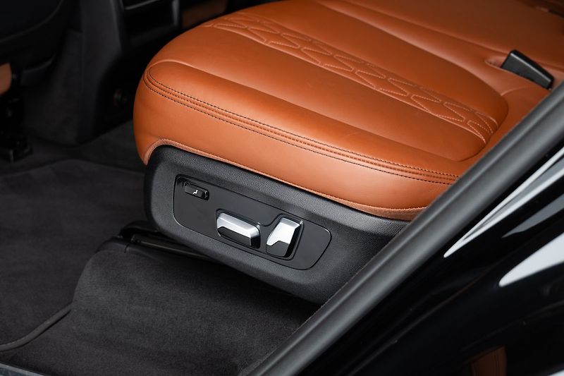 BMW X7 M50i/360/HarmanKardon/Pano - fotka 12 z 31