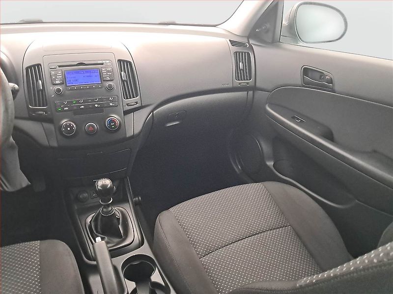 Hyundai i30 (2010) 1.4 CVVT, po STK, udržované - fotka 7 z 15