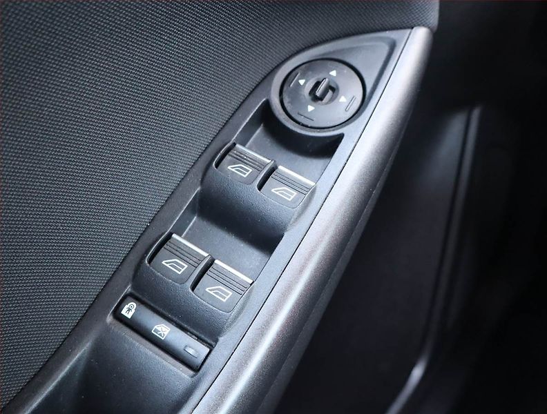 Ford Focus (2018) 1.0 EcoBoost, Tempomat - fotka 17 z 17