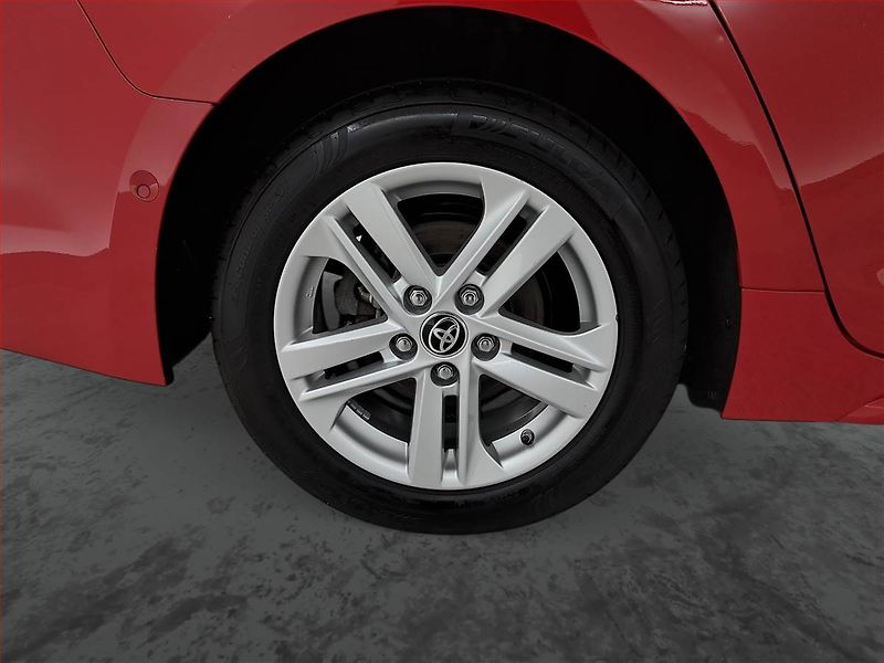 Toyota Corolla (2022) Comfort 1.8 Hybrid - fotka 15 z 22