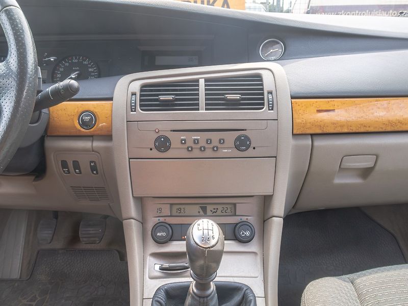 Renault Vel Satis (2003) 2.0T – NOVÉ V ČR - fotka 22 z 45