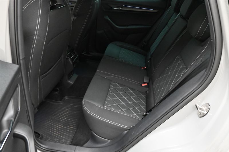 Škoda Karoq 2,0 TDI 110kW DSG 4x4 Sportlin - fotka 14 z 31
