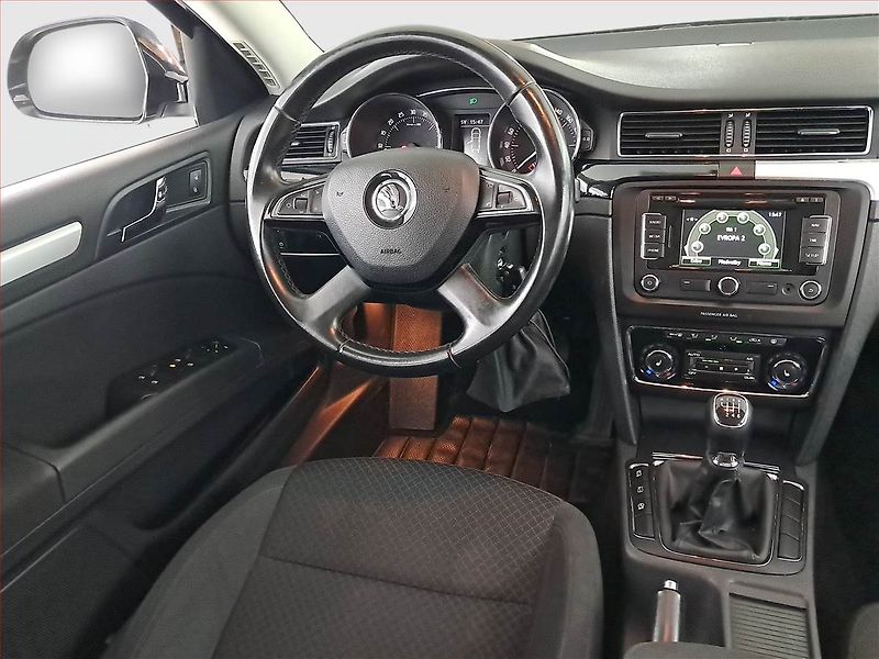 Škoda Superb (2015) 2.0 TDI, Navi, Xenony - fotka 7 z 21