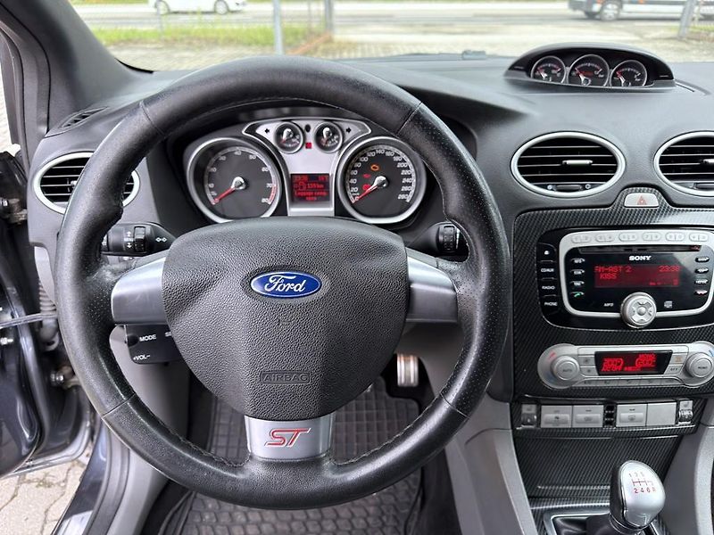 Ford Focus ST 2.5i 166 kW - fotka 15 z 20