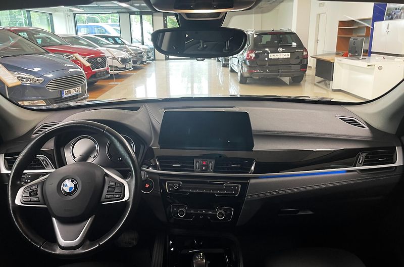 BMW X1 xDrive25e, ČR, 1.MAJ - fotka 14 z 32