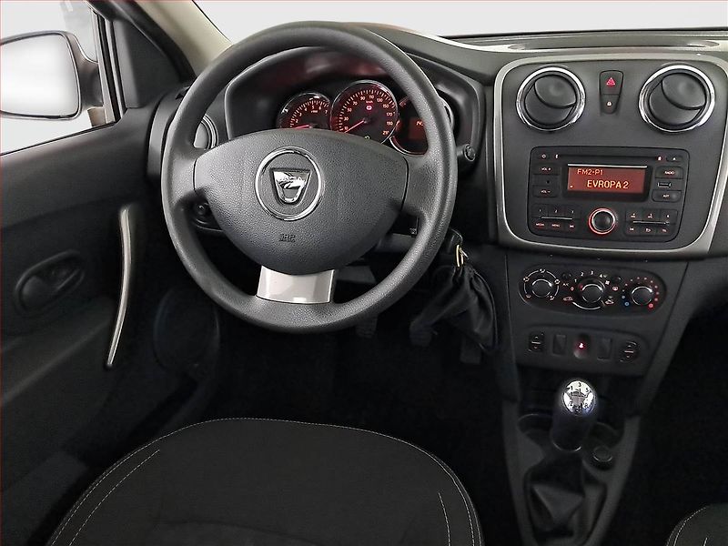 Dacia Logan (2016) 1.2 16V, ČR,1.maj - fotka 7 z 15