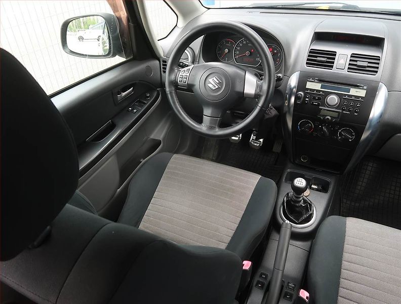 Suzuki SX4 (2009) 1.9 DDiS, 4X4, Serv.kniha - fotka 7 z 17