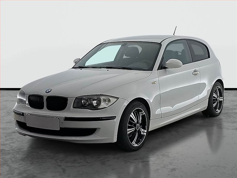 BMW Řada 1 (2009) Selection 116i, Park. senzory - fotka 2 z 14