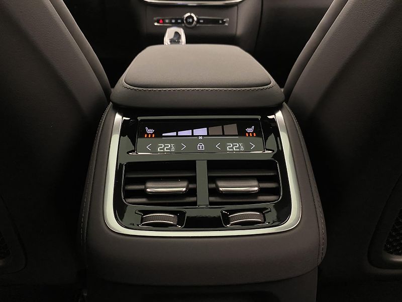 Volvo XC90 (2025) T8 AWD RECHARGE BLACK EDITION  - fotka 80 z 80