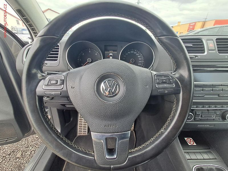 Volkswagen Golf (2011) 1.6TDI, Style - fotka 13 z 21