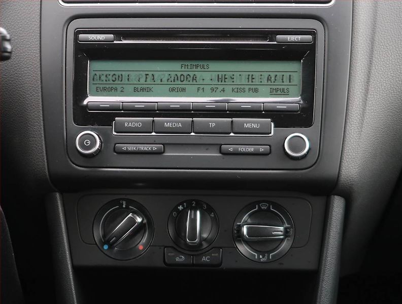 Volkswagen Polo (2011) 1.2 12V, Tempomat - fotka 12 z 17