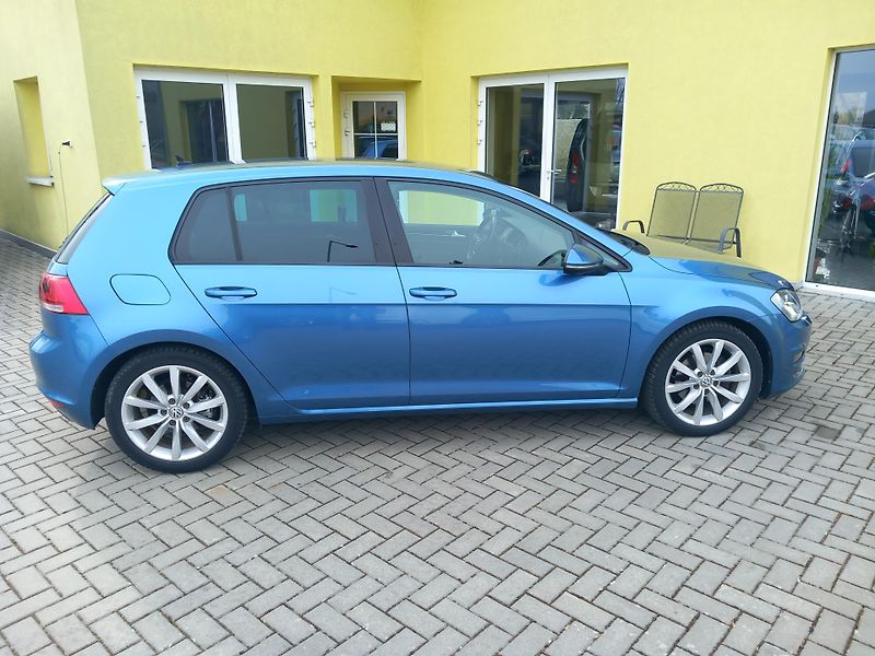 Volkswagen Golf (2013) VII 2,0TDi 110kw 1.MAJITEL - fotka 8 z 39