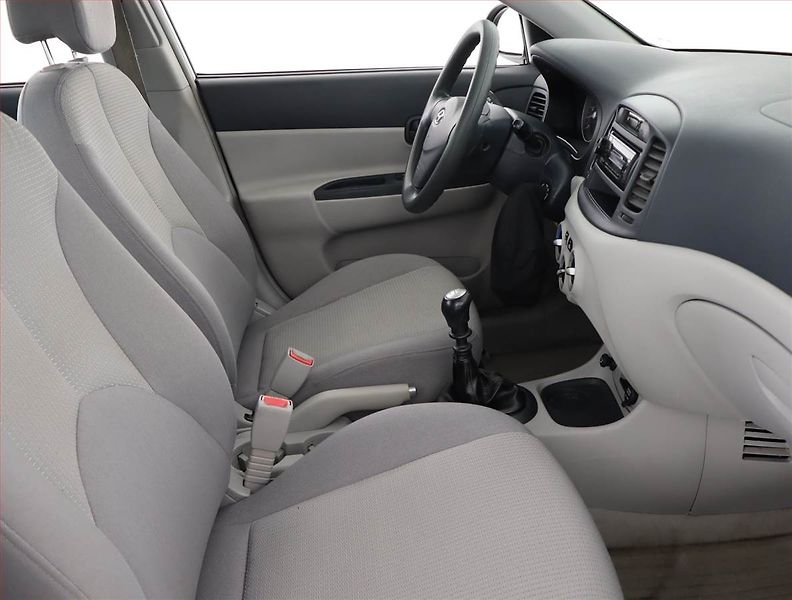 Hyundai Accent (2007) 1.4i, po STK, dobrý stav - fotka 9 z 14