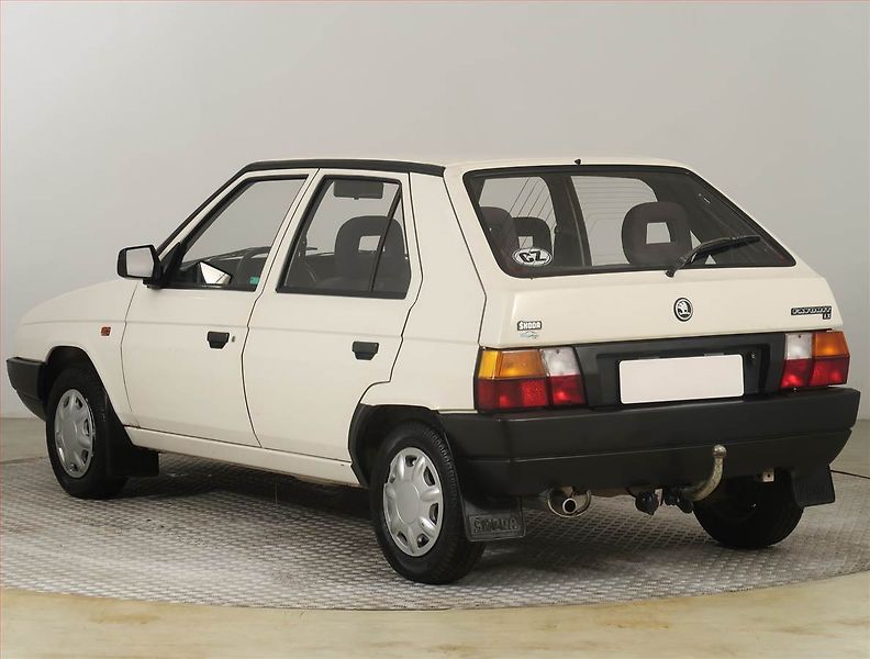 Škoda Favorit (1993) 1.3 135 , nová STK, Tažné - fotka 4 z 13