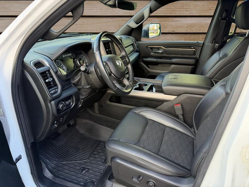 Dodge RAM (2021) +HEMI+SPORT+OFFROAD PAKET+ - fotka 12 z 21