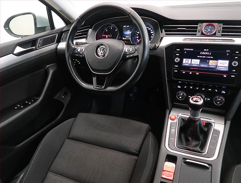 Volkswagen Passat (2015) Comfortline 1.6 TDI, Tempomat - fotka 7 z 17