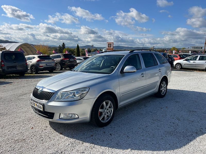 Škoda Octavia 2.0 TDi - fotka 2 z 15