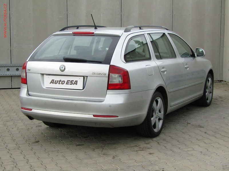 Škoda Octavia (2012) 1.6 TDi, ČR, Elegance - fotka 4 z 15