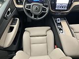 Volvo XC60 2.0 B5 4x4 PLUS DARK - náhled 15