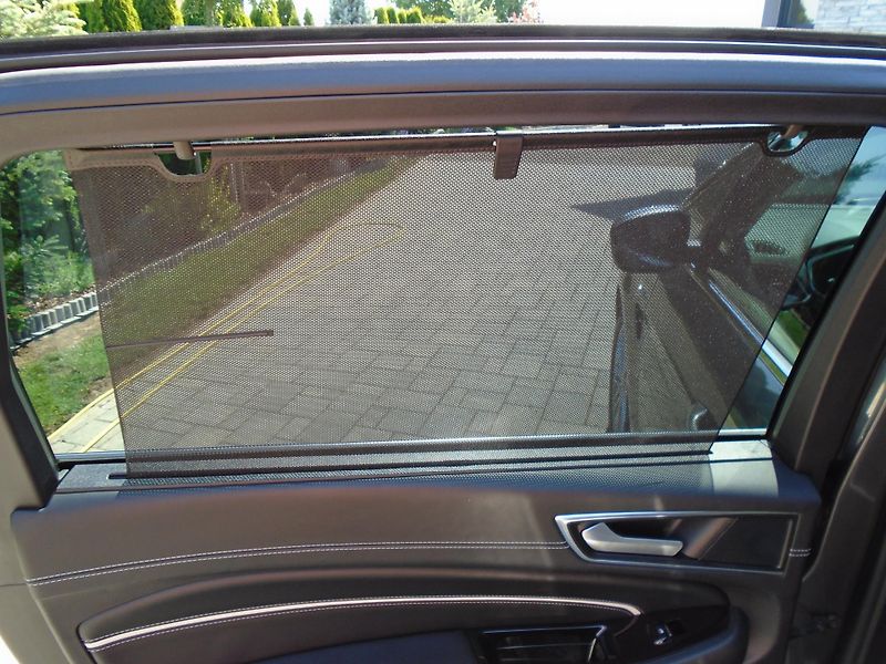 Ford S-MAX 2.0 EcoBlue 140kW 8AT Vignale - fotka 19 z 49
