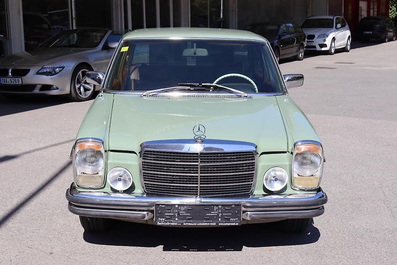 Mercedes-Benz 115 W115 230.4 manuál - fotka 2 z 50