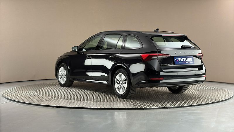 Škoda Octavia 2.0 TDI Ambition Combi - fotka 2 z 23