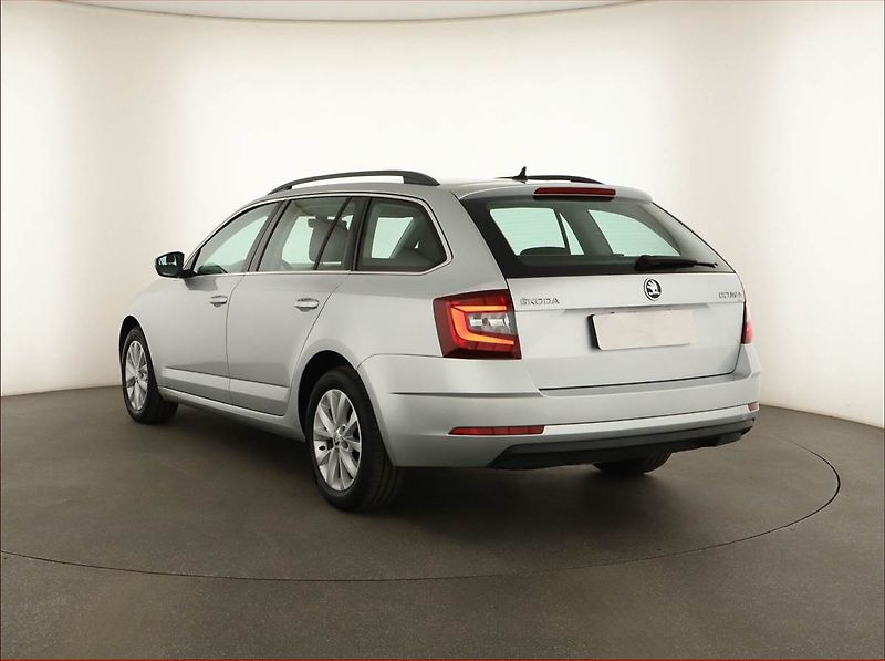 Škoda Octavia (2018) 1.6 TDI, Automat, Serv.kniha - fotka 4 z 15