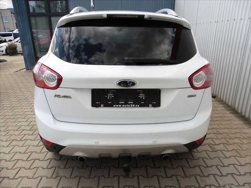 Ford Kuga 2,0 TDCi Titanium 4X4 - fotka 7 z 13