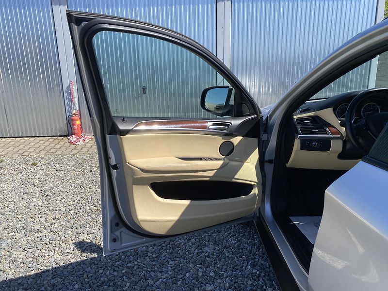BMW X6 4.0D 4x4 310PS FULL CZ DPH 1A! - fotka 93 z 166