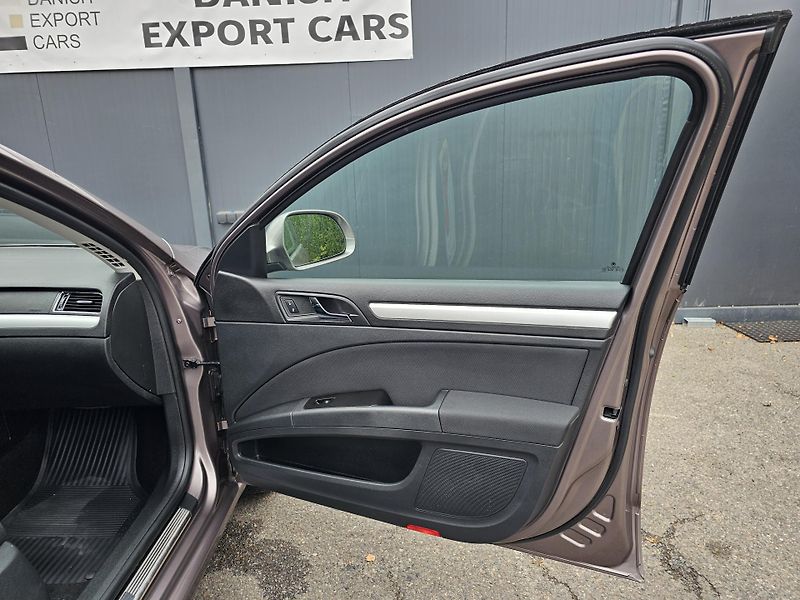 Škoda Superb 2.0 TDI 103kW,SENZORY,SERVISKA - fotka 36 z 53