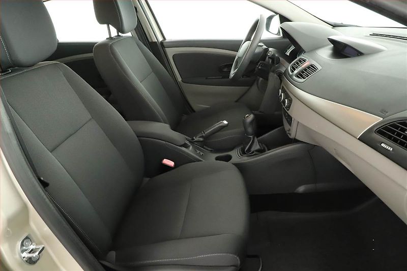 Renault Mégane (2010) 1.6 16V, Tempomat - fotka 7 z 13