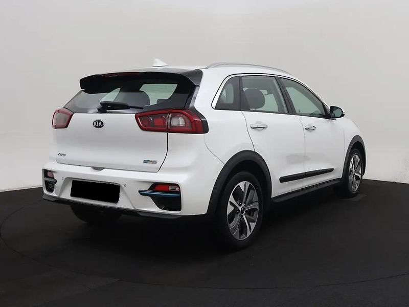 Kia Niro 150kW 64kWh Dynamic Tepelko TZ - fotka 2 z 13