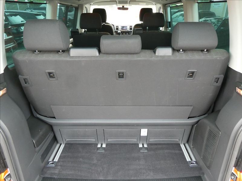 Volkswagen Multivan 2,0 TDi 110kW DSG,BULLI,1.maj. - fotka 18 z 50