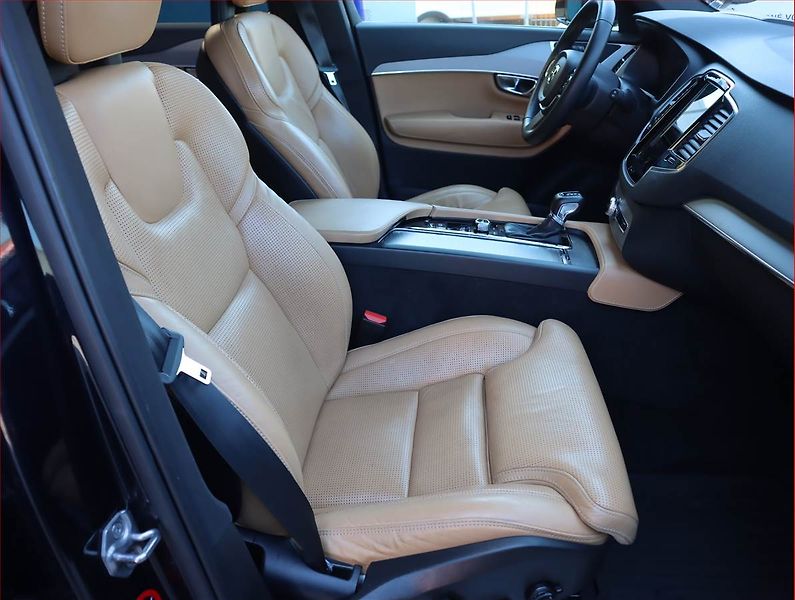 Volvo XC90 (2016) D5 AWD - fotka 9 z 28