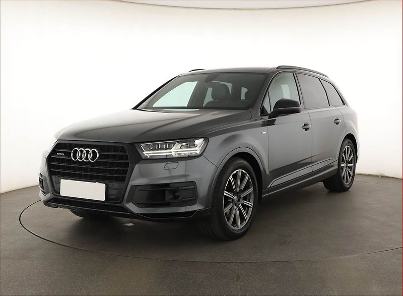 Audi Q7 (2019) S-Line 50 TDI - fotka 2 z 21